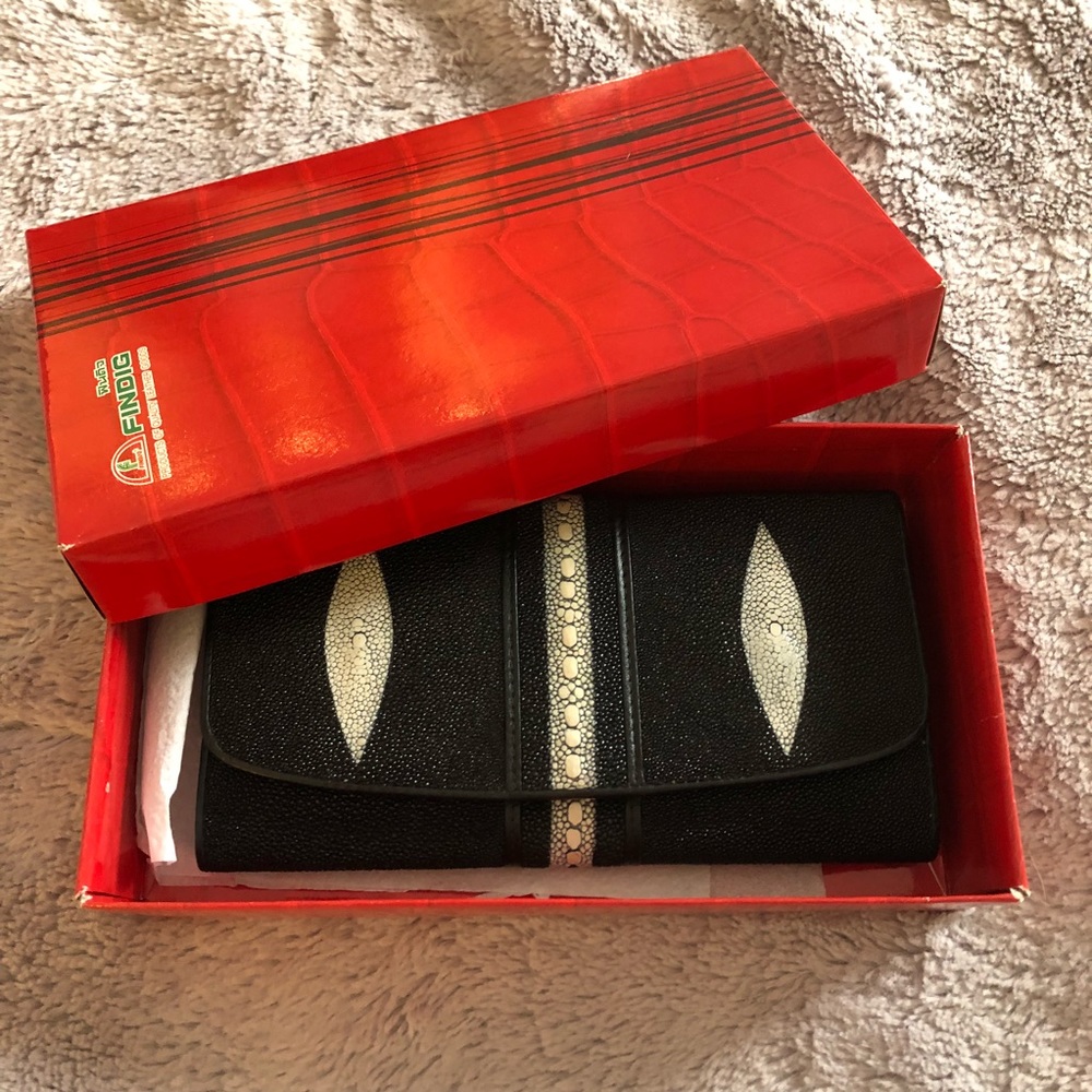 Genuine Leather Stingray Wallet